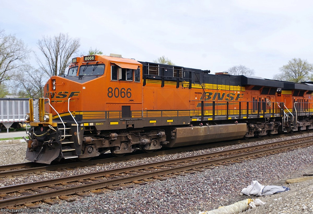 BNSF 8066